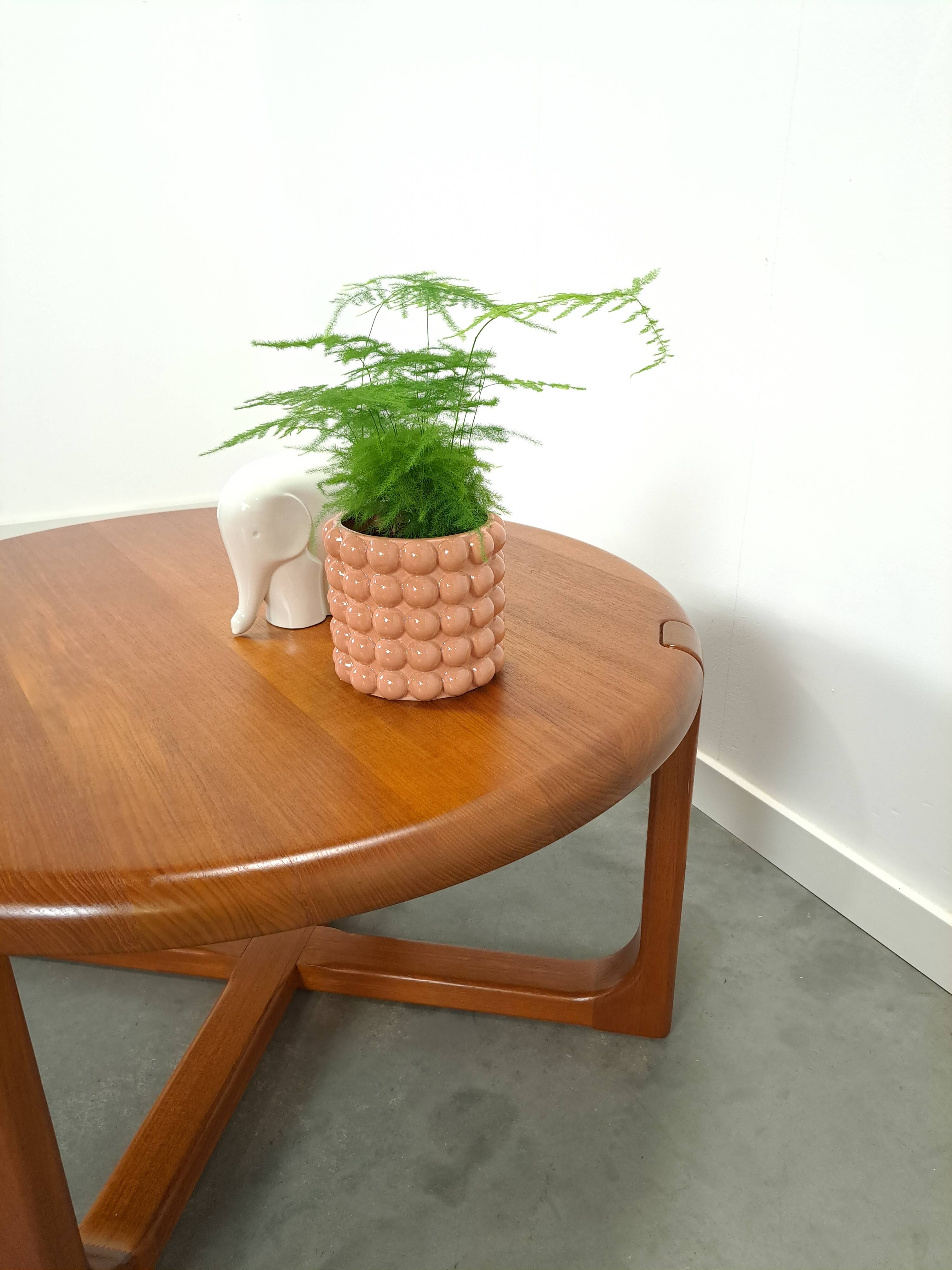 Table basse ronde en teck Niels Bach Danemark