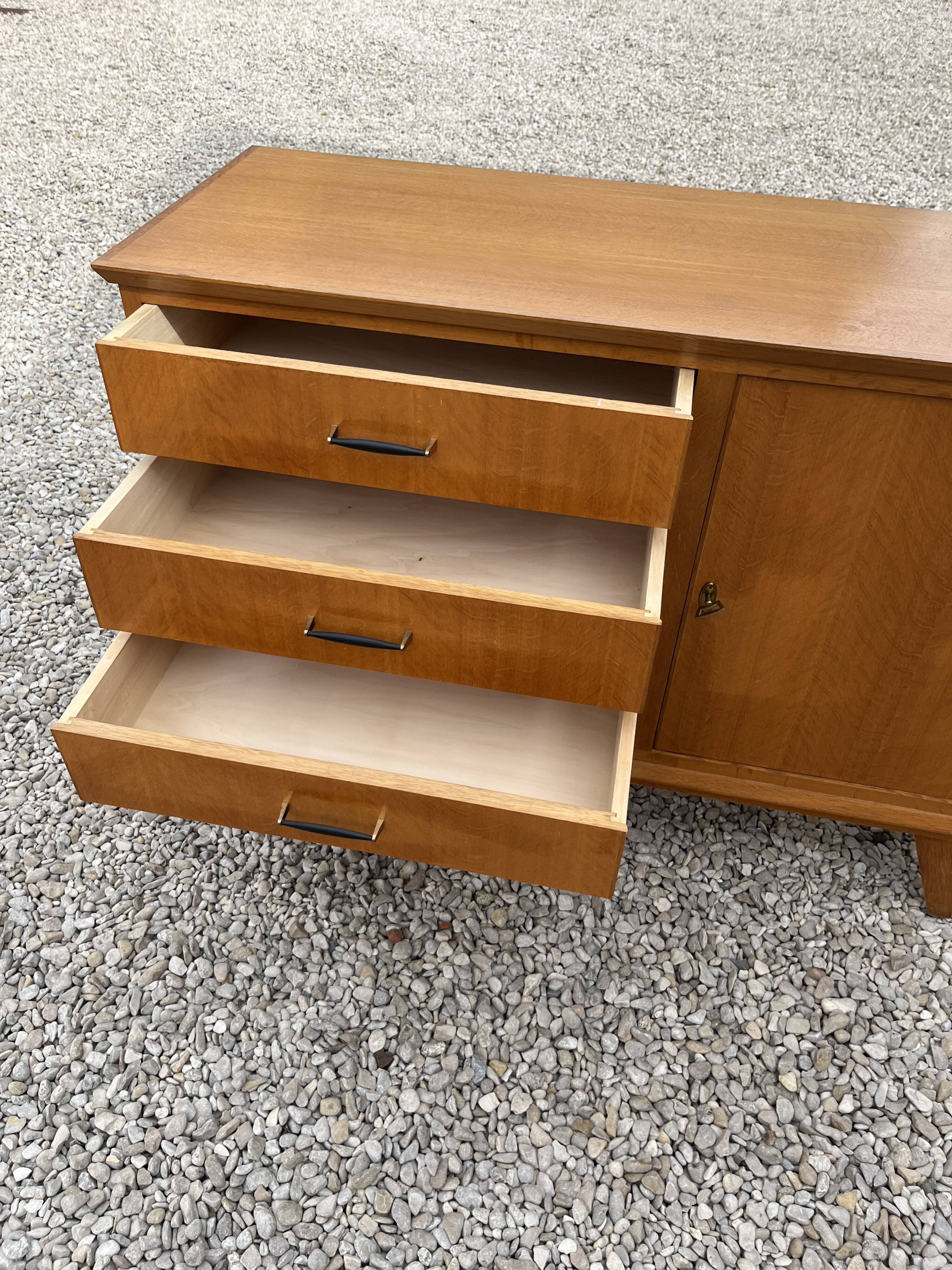 Commode vintage pieds compas