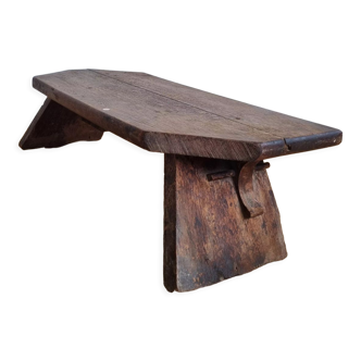 Brutalist shepherd bench