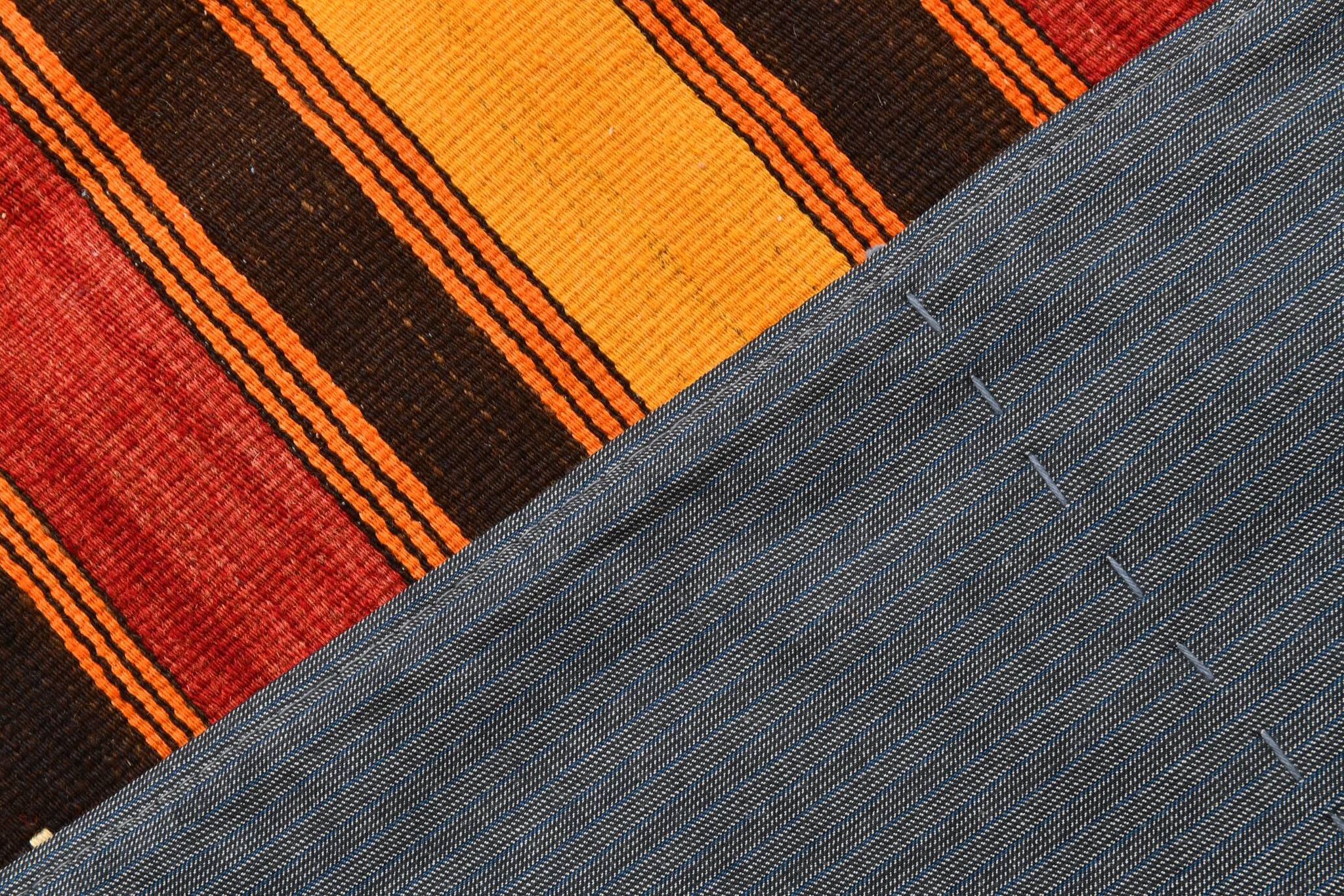Tapis kilim ethnique turc rouge et orange, 173 x 225 cm