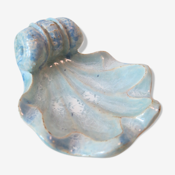 Empty pocket turquoise ceramic shell