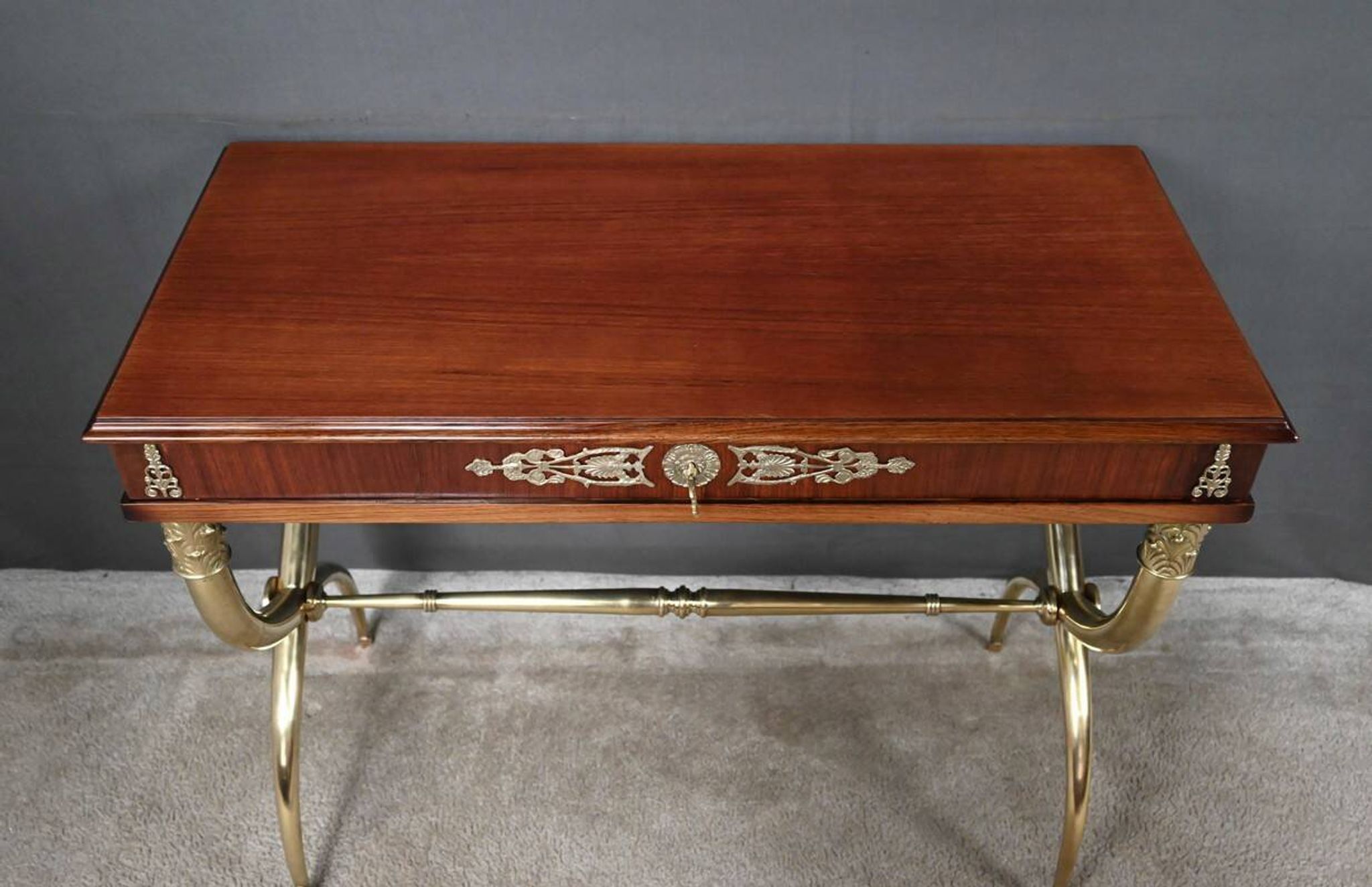 Console en placage d’acajou, style Empire – 1re partie XXe