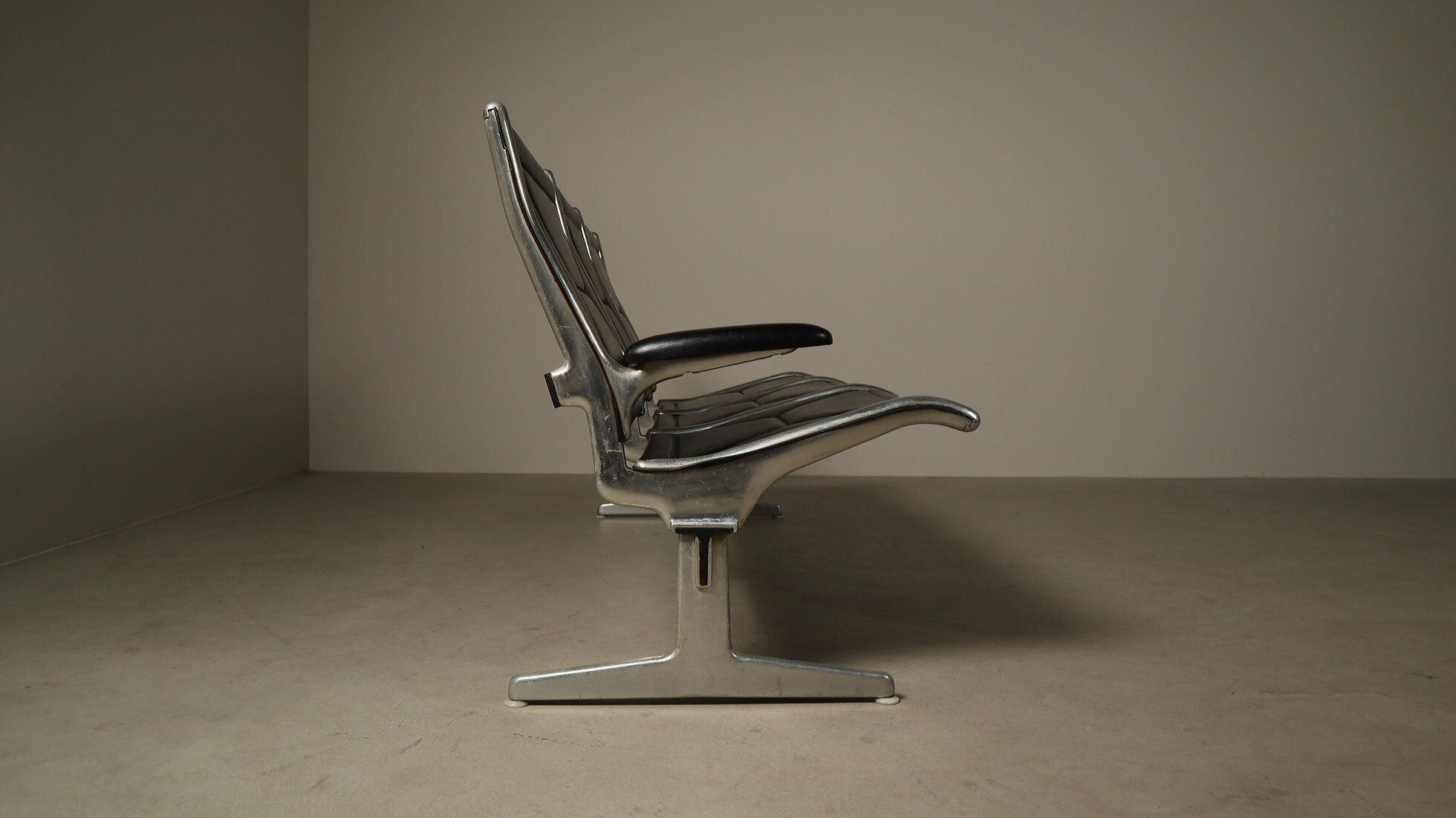 Tandem Sling bench by Charles & Ray Eames, 1962