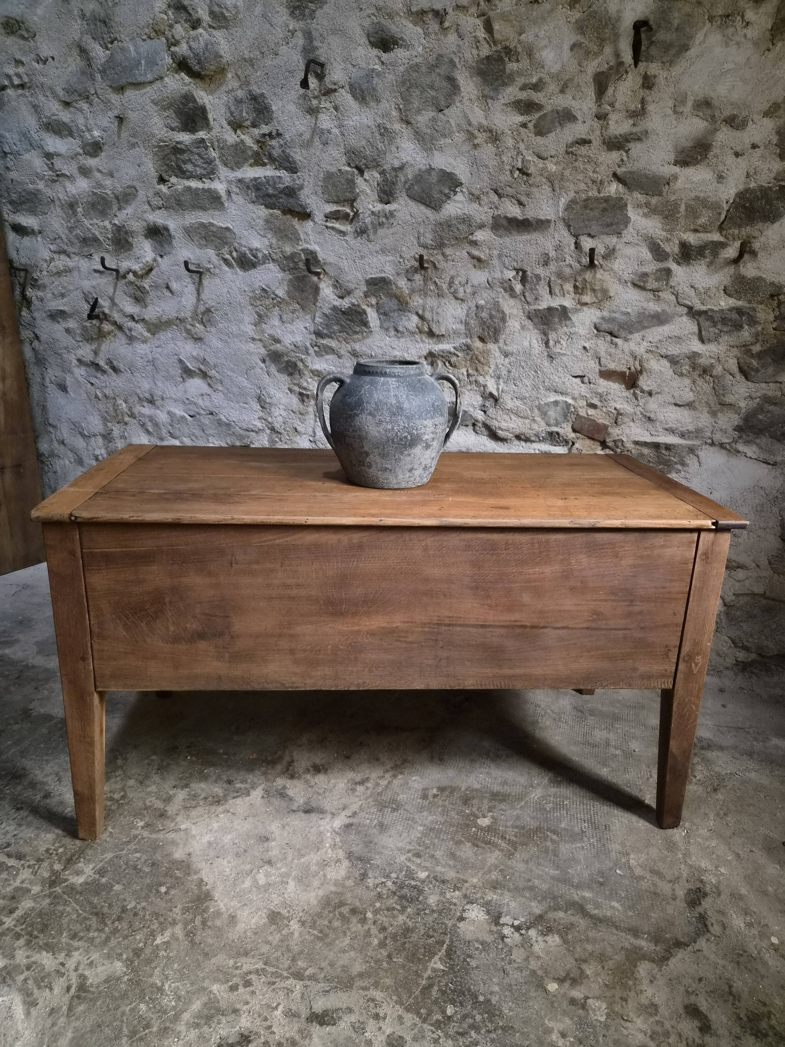 Antique French flour chest in oak – 19th-century farmhouse side table