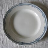 Very pretty old serving dish from Sarreguemines model "Carlina" in good condition
