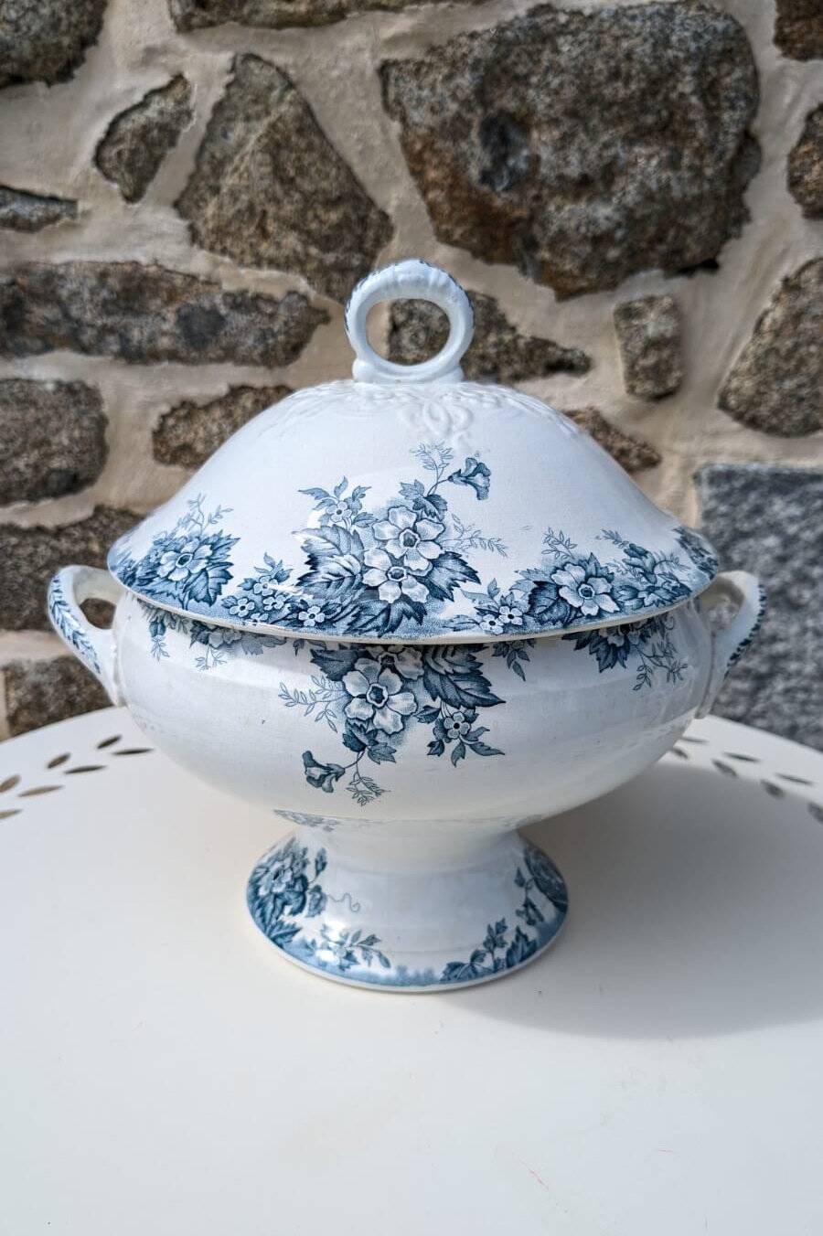 Large Marie Louise iron earth soup tureen