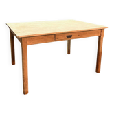 Ancienne table d’usine