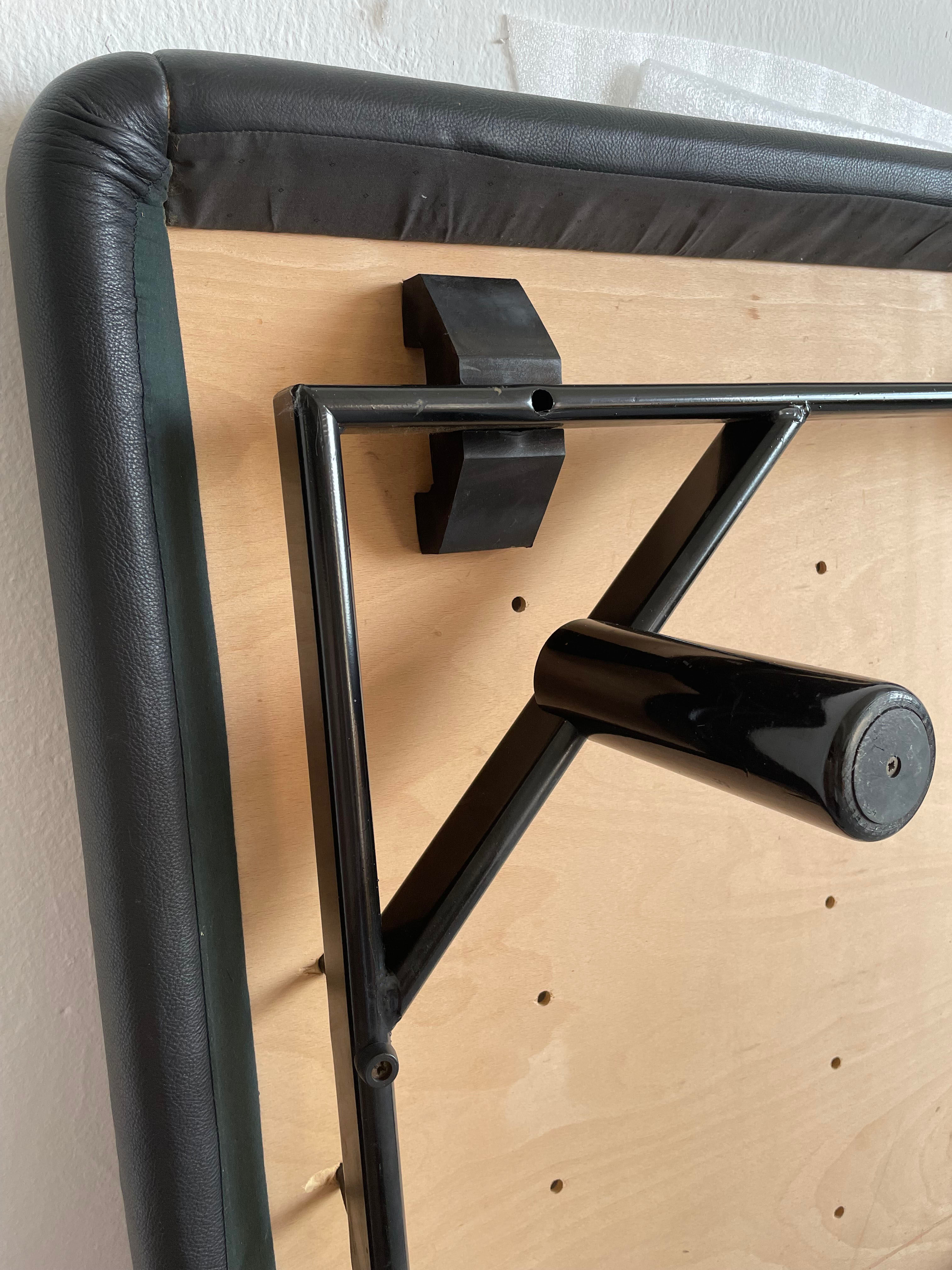 Lit 'Marlo' en cuir noir, Afra & Tobia Scarpa pour Molteni, Italie années 1980