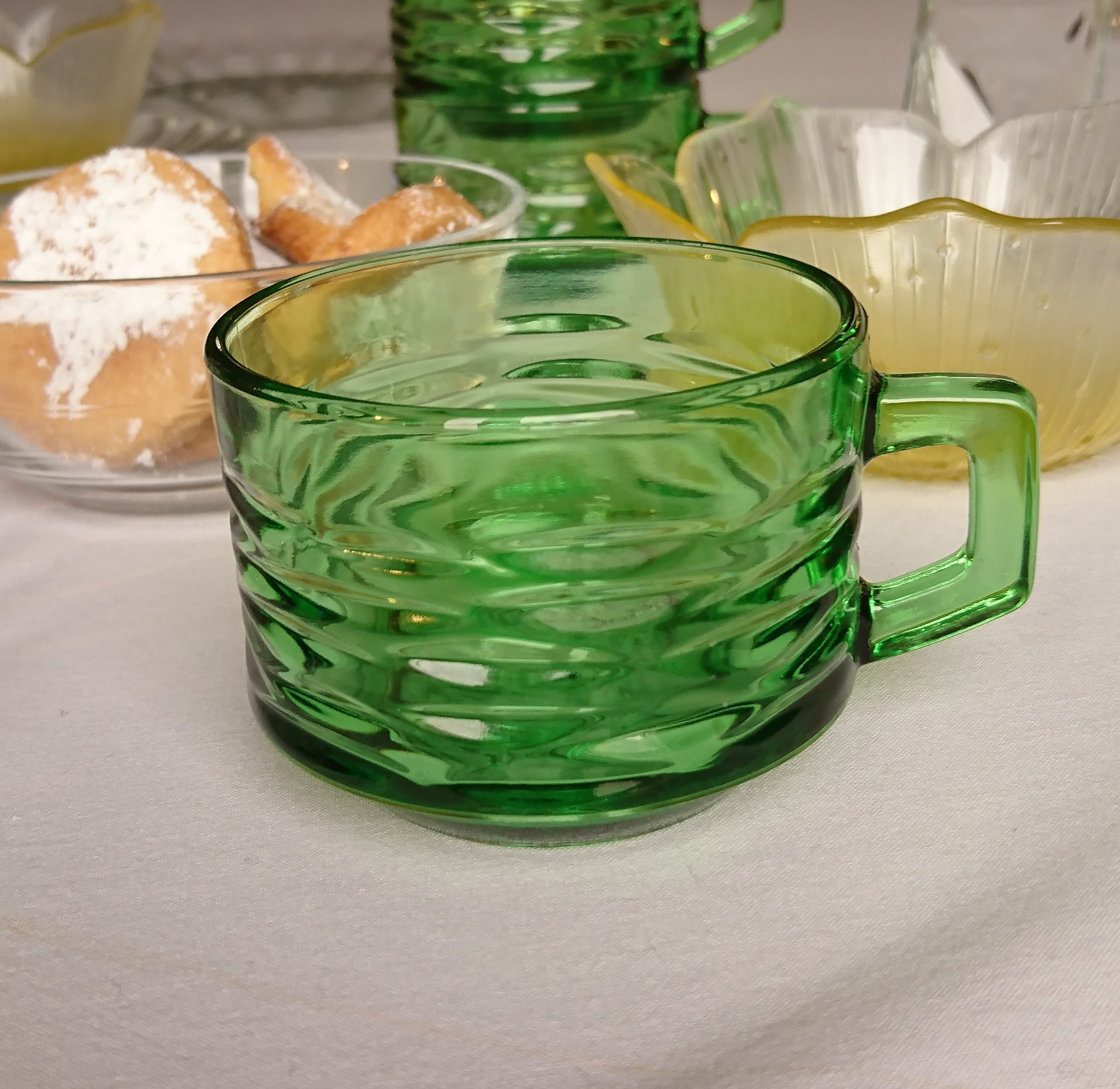 Set of 4 green Vereco coffee cups