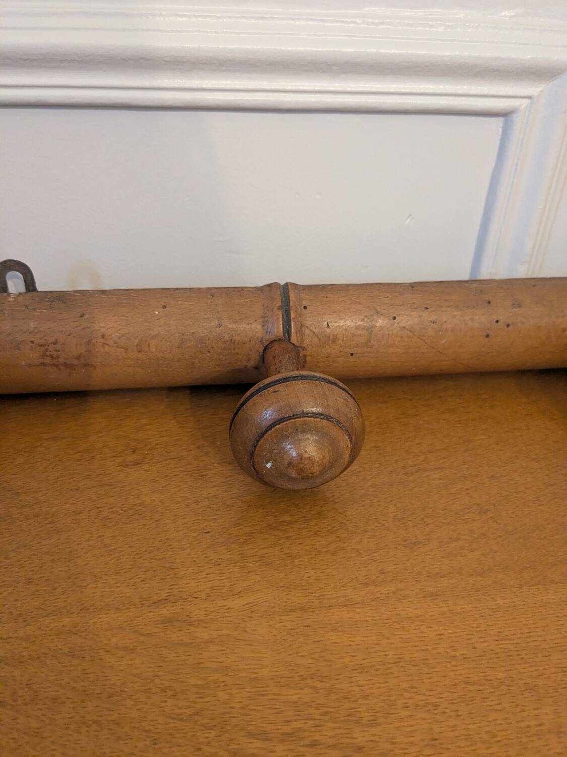 Wall-mounted coat rack