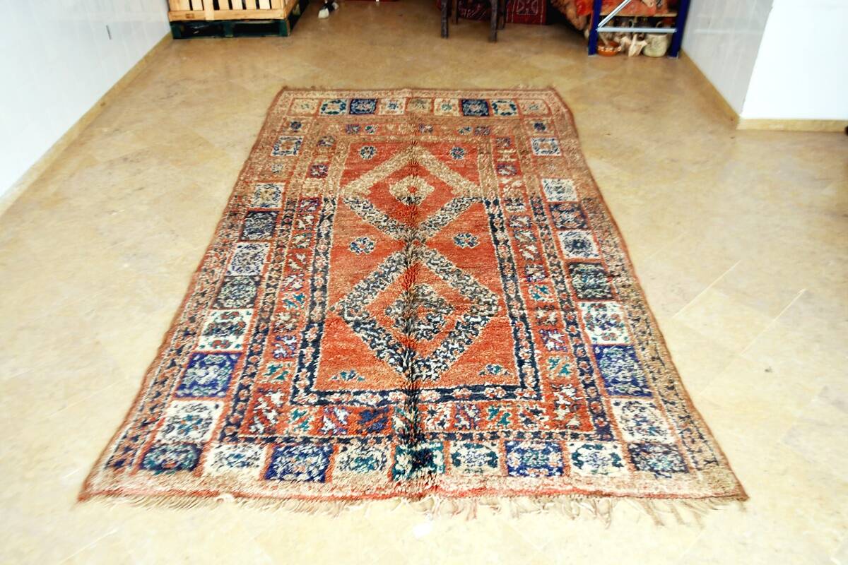 Boujaad vintage Moroccan Berber rug 325 x 195 cm