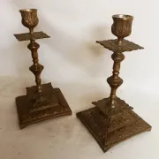 Remarkable pair of candlesticks in bronze, formerly silver-plated, from the 19th century.
