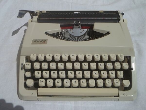 Machine à écrire Japy L72 vintage