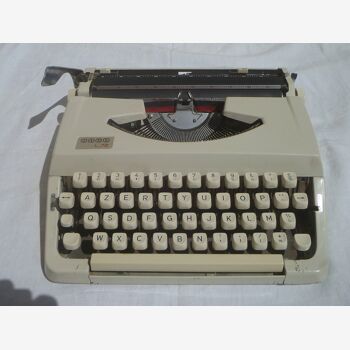 Vintage Japy L72 typewriter