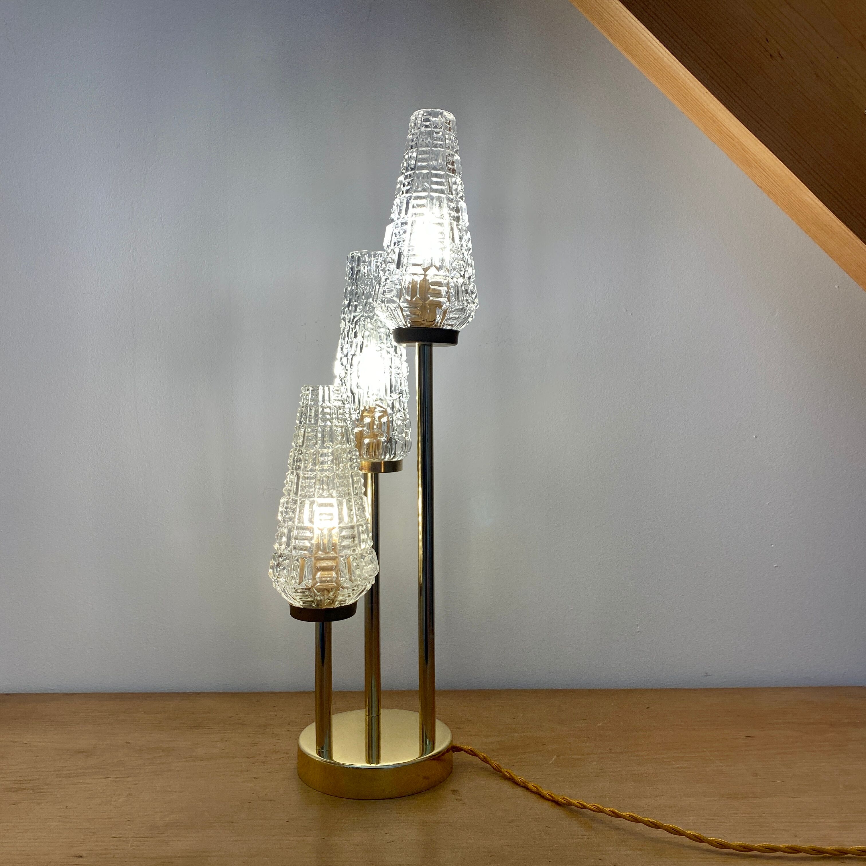 Table lamp troix lights vintage glass globes