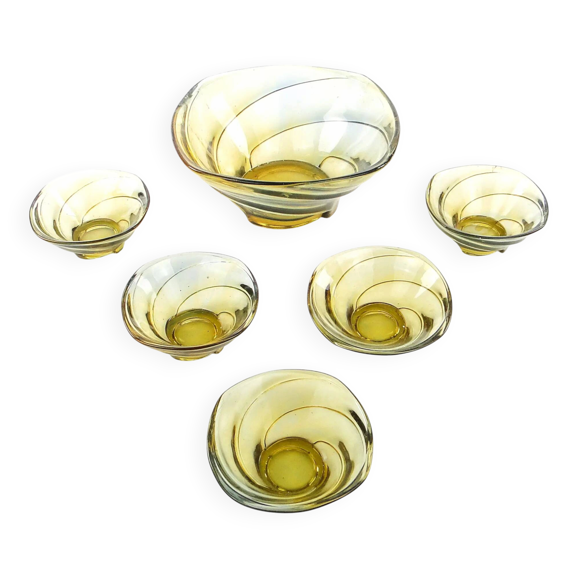 Ensemble de bols à salade Wir, style mid-century modern, en verre pressé ambre-jaune, Ząbkowice, Pologne, années 1970.