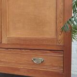Armoire parisienne