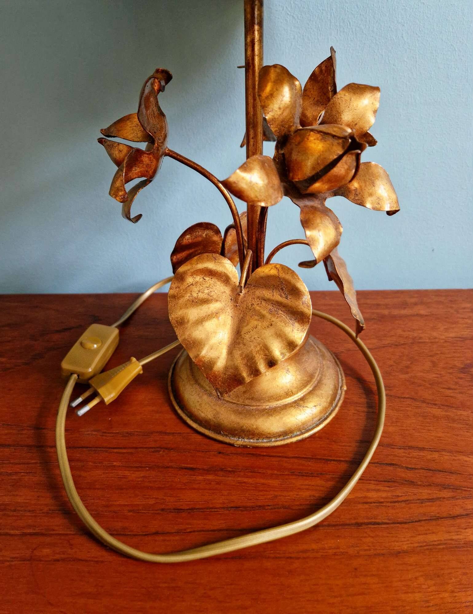 Lampe de table italienne en métal dorée, style Hollywood Regency, 1970