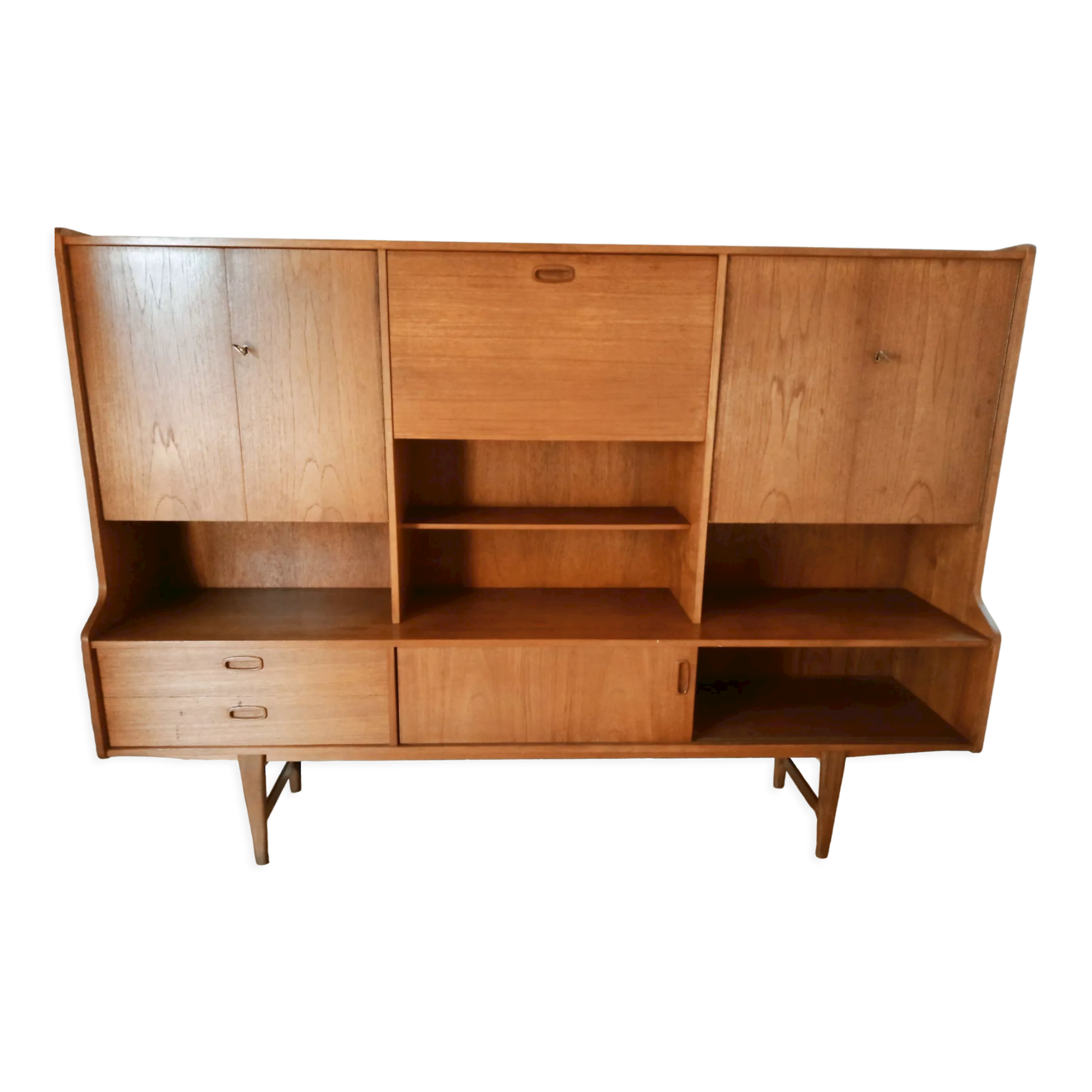 Sandinavian sideboard