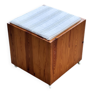 Vintage pinewood stool side table with compartment 70s design