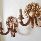 Appliques anciennes en bois doré sculpté du XIX ème siècle motifs paniers de fleurs