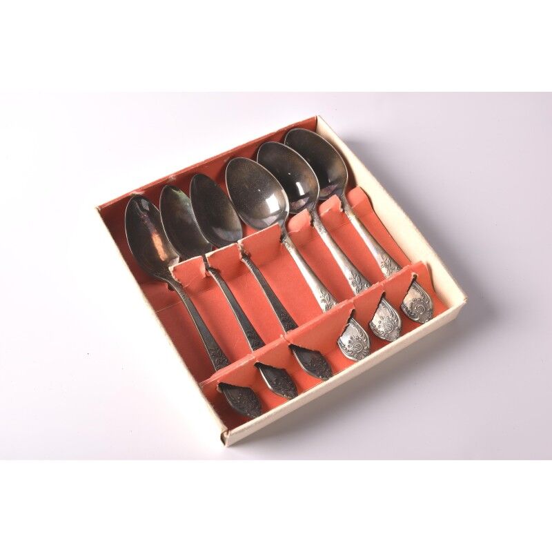 Set of vintage teaspoons