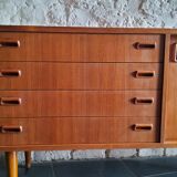 Vintage row with sliding doors and ceramic decoration