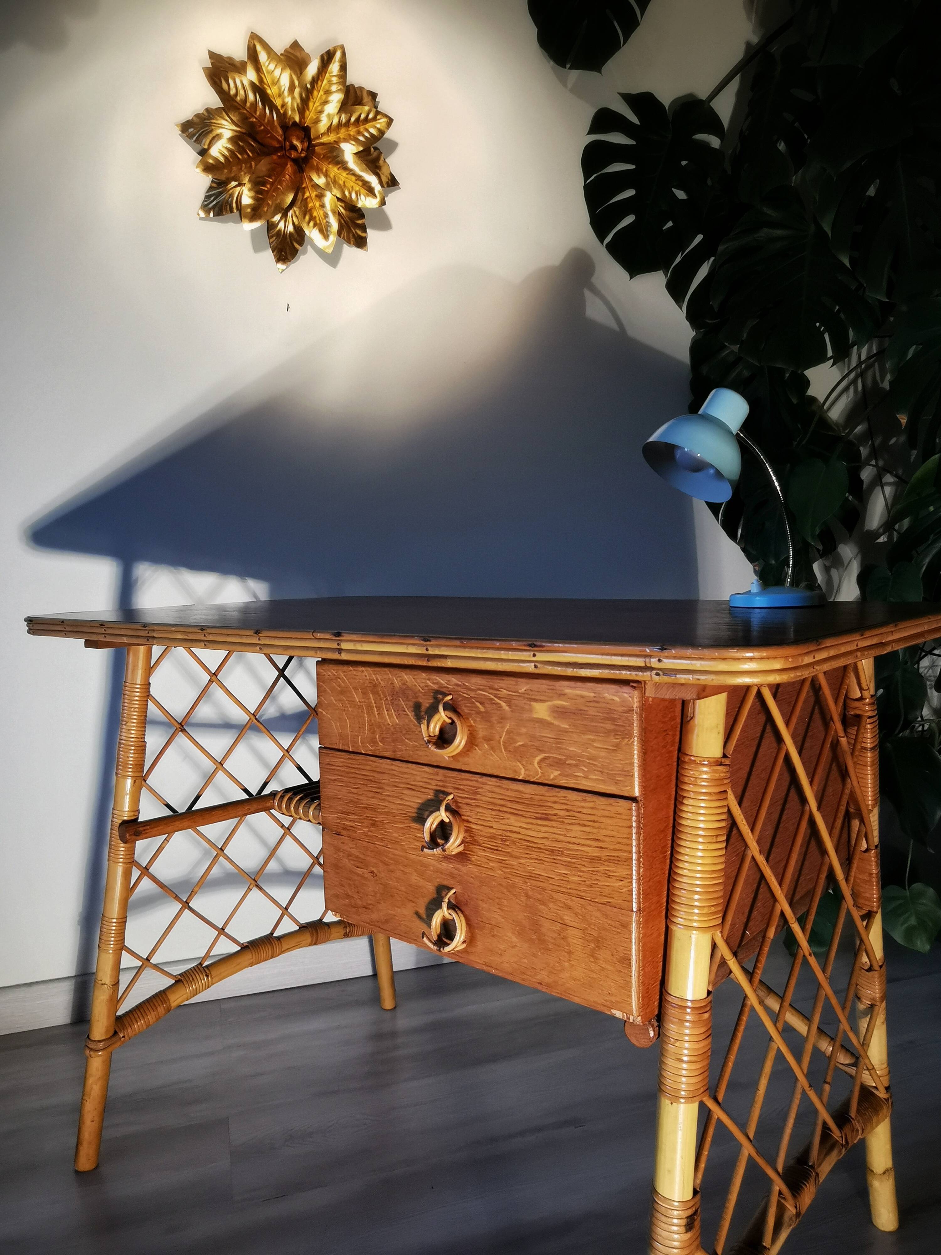 Louis Sognot desk and his stool, in rattan, 1960