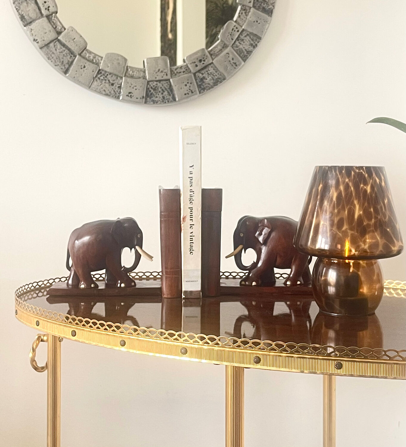 Elephant bookends