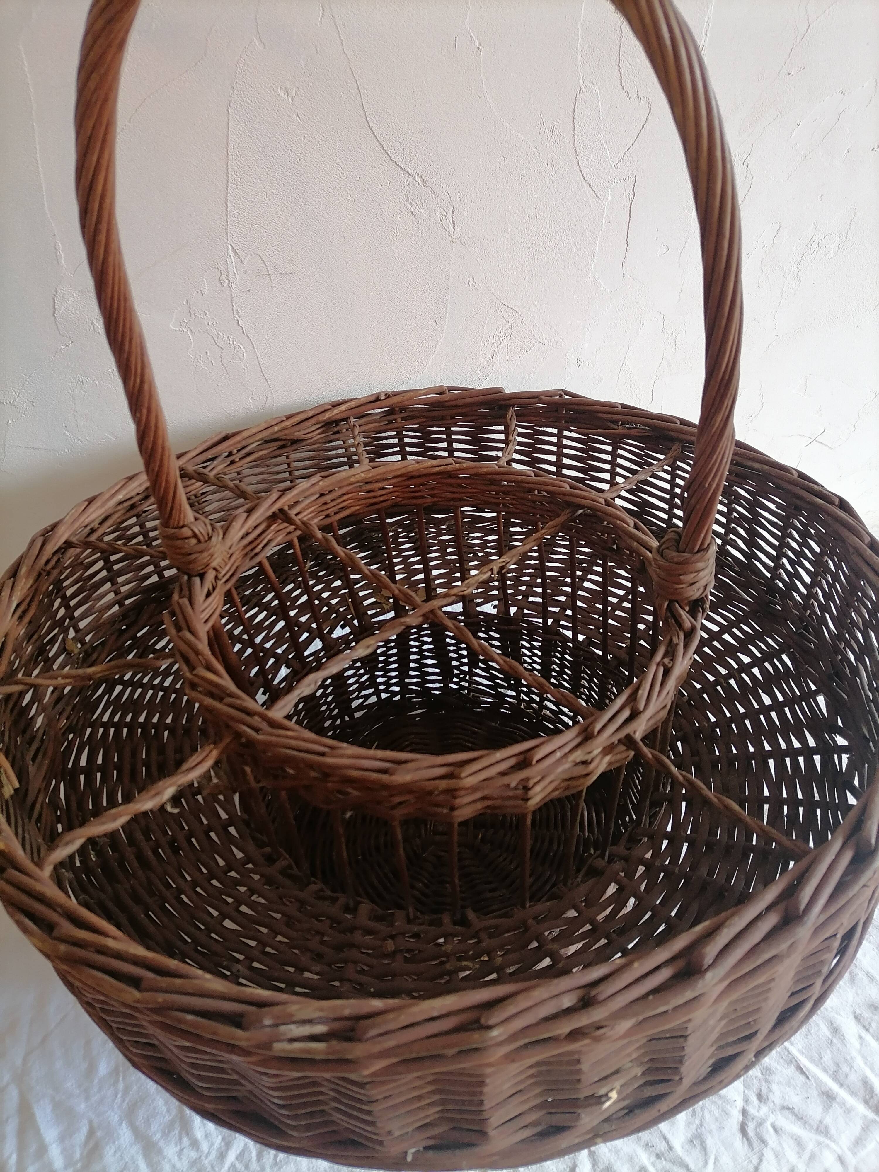 Rattan bottle and glass holder