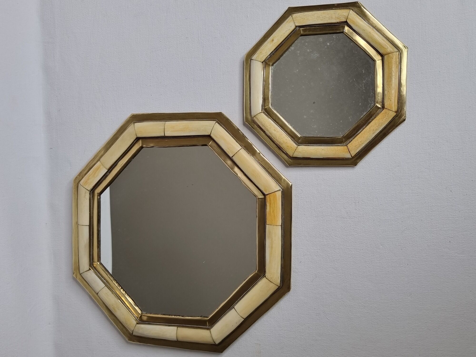 Pair of vintage brass mirrors, Moroccan handicrafts, 27 cm
