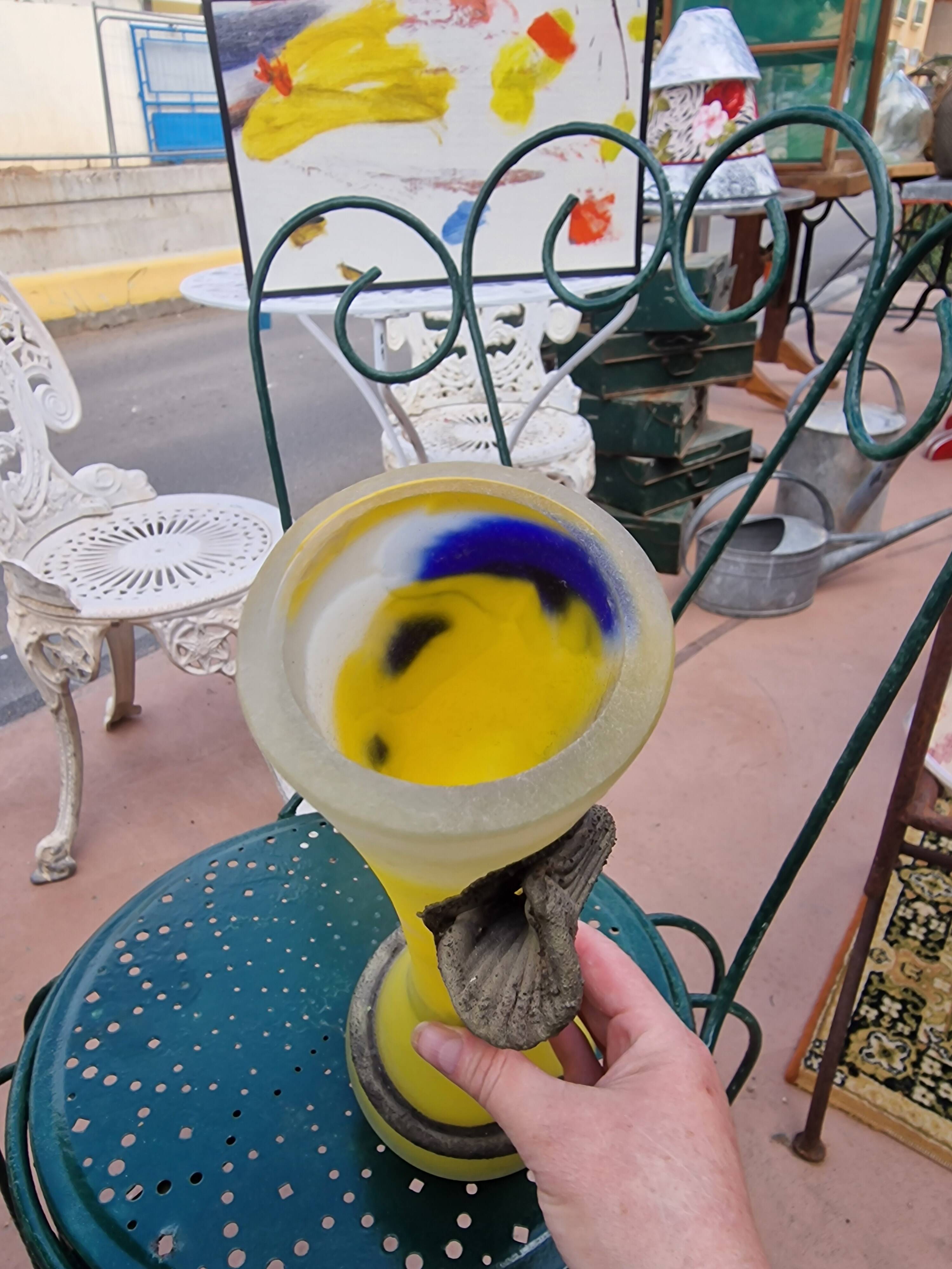 Vase art déco en pâte de verre et fer forgé – Années 1950