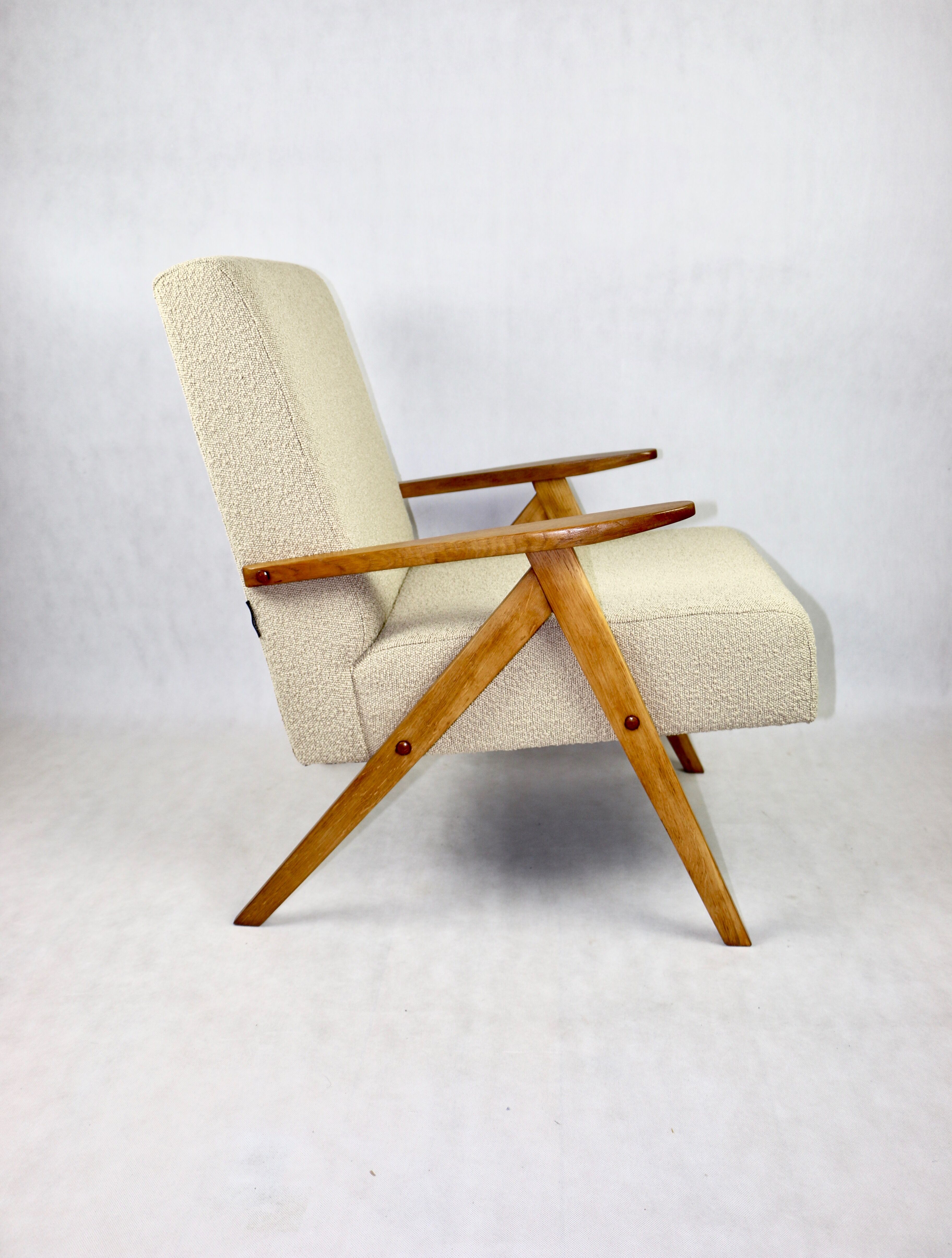 Fauteuil vintage beige boucle oak modèle b-310, années 1970