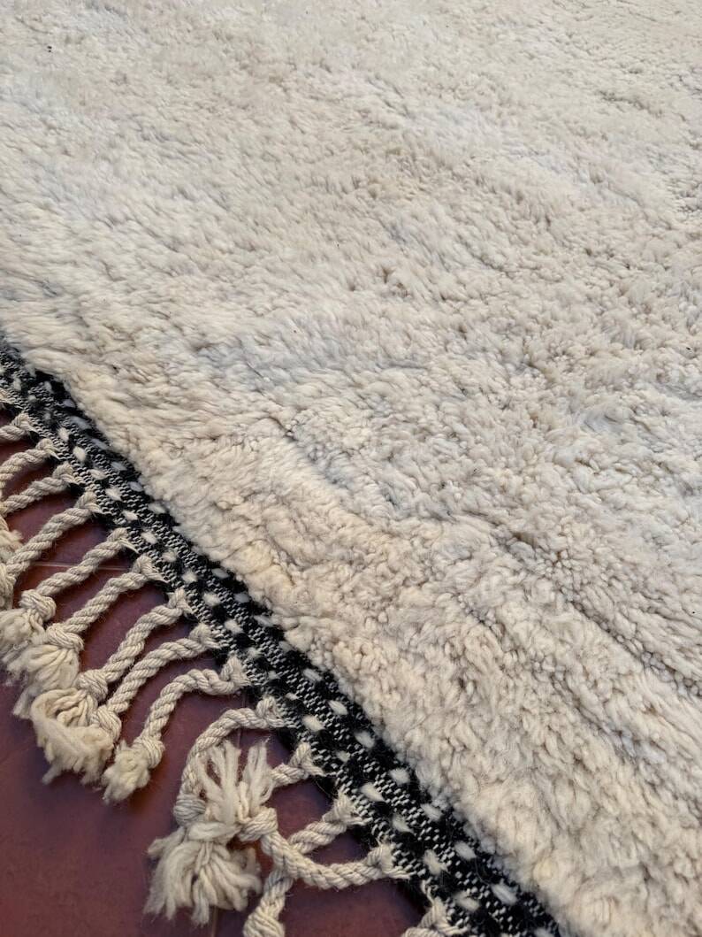 Tapis beni ouraine tissè main traditionnelle taille 200 x 300 cm