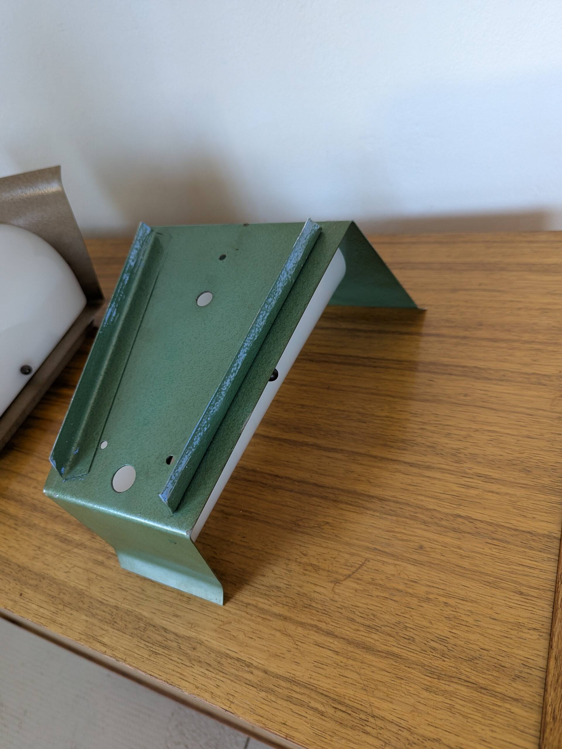 Pair of wall lights from the 50s/60s, metal and perspex.
