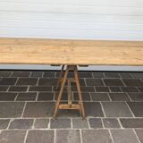 Winegrower's farm table