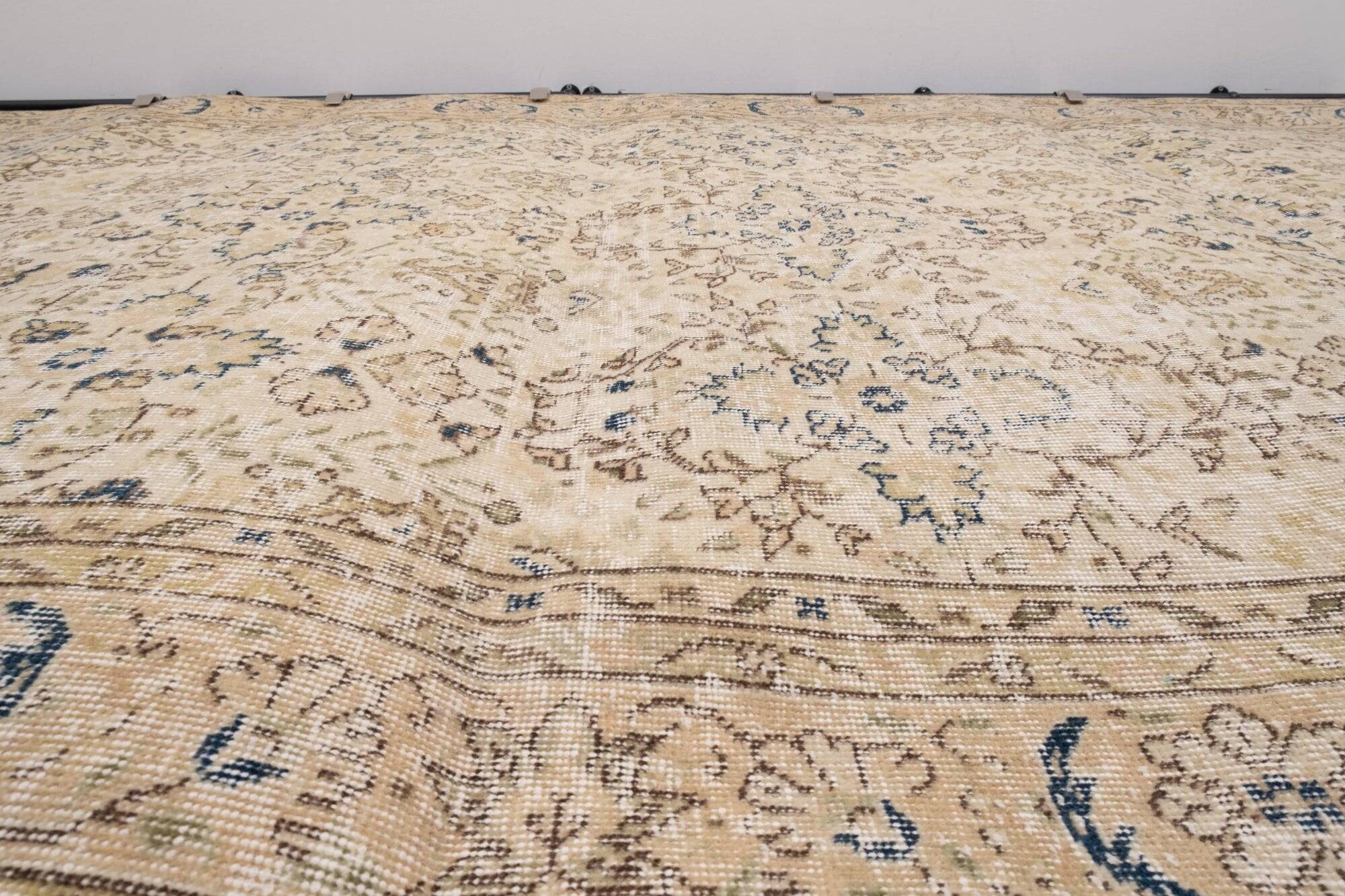 Vintage Turkish Oushak rug 188x300 cm