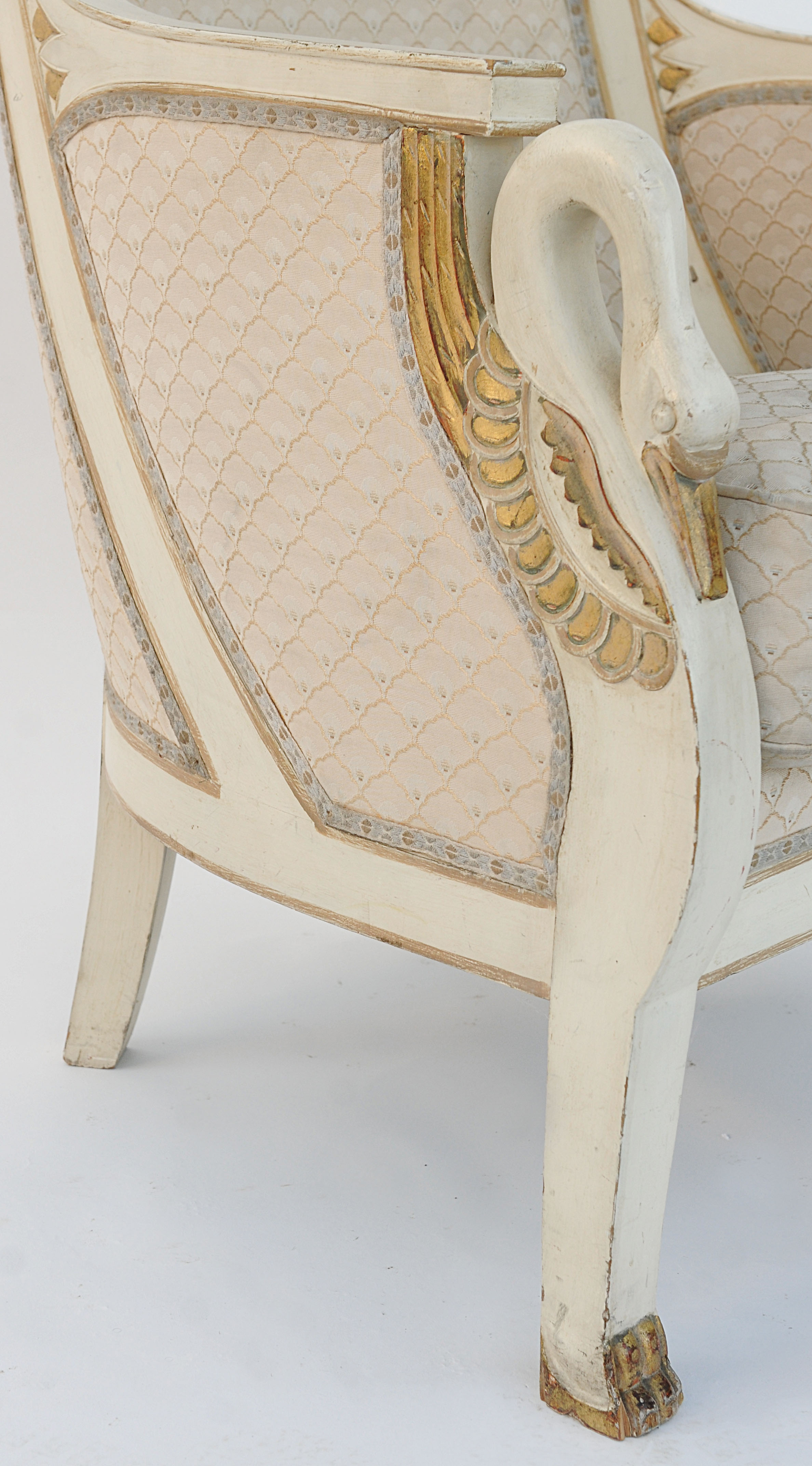Shepherd's chair in a gondola with swan collars