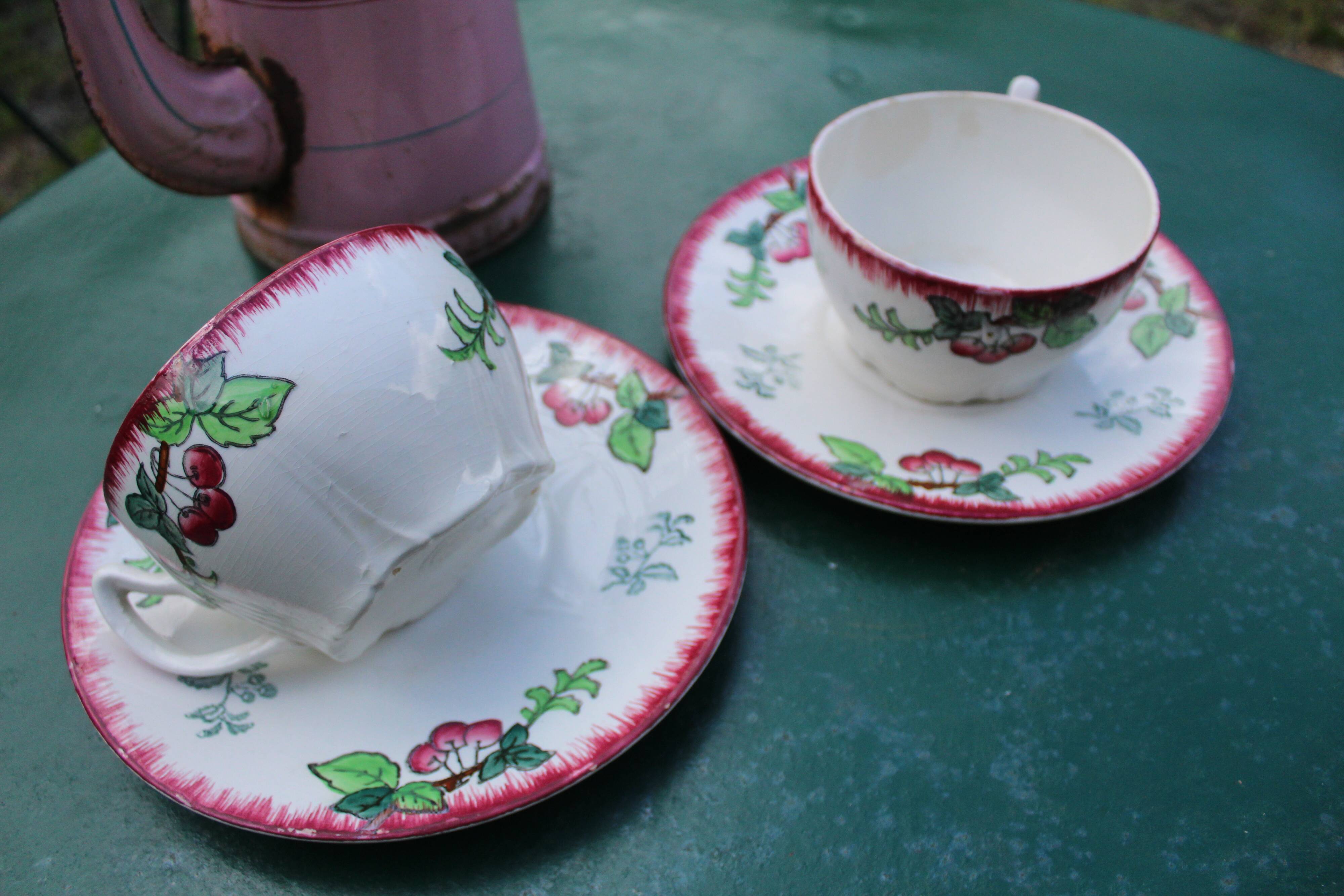 Longwy "Montmorency" earthenware breakfast duo