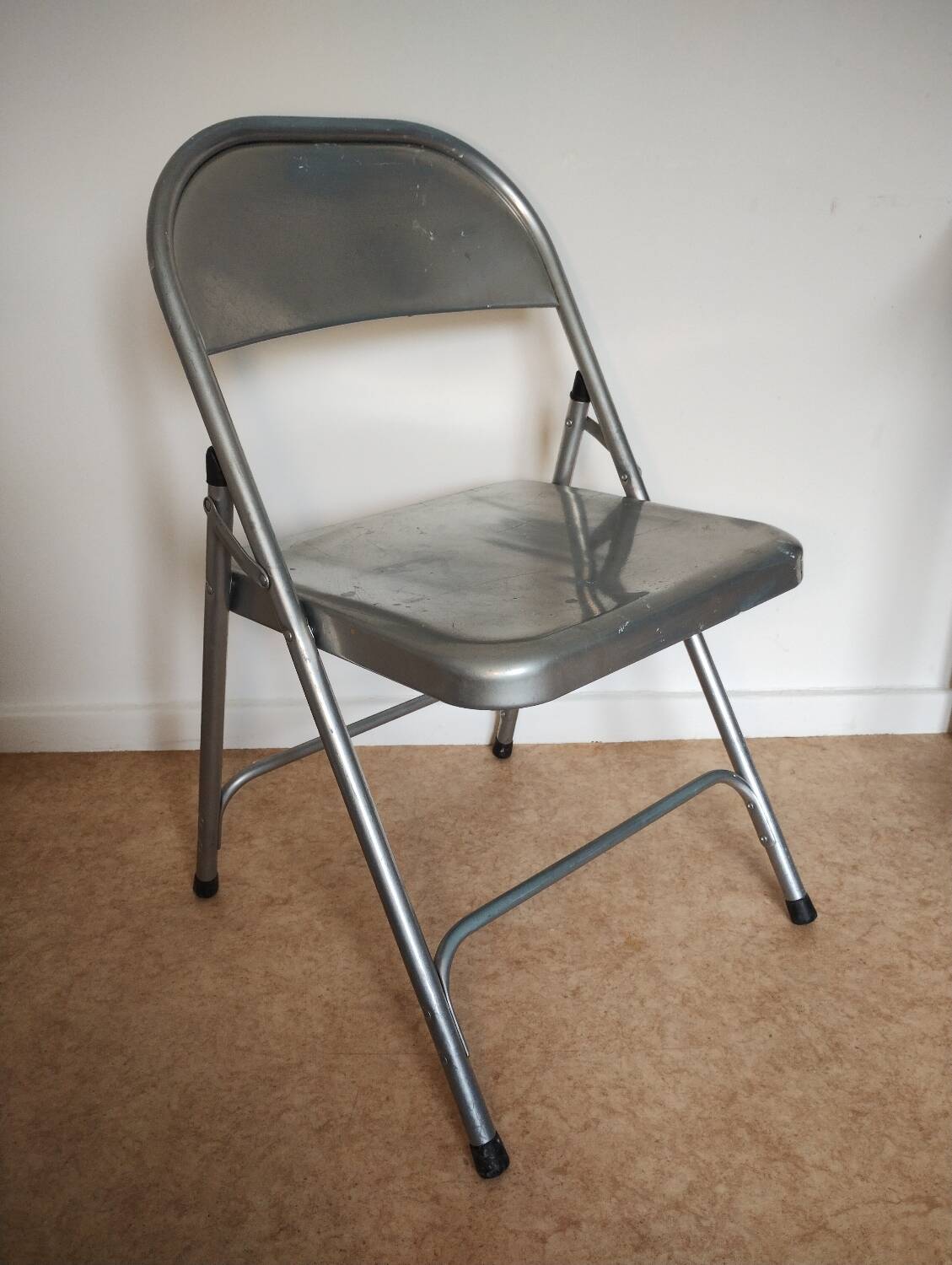 Industrial folding chair