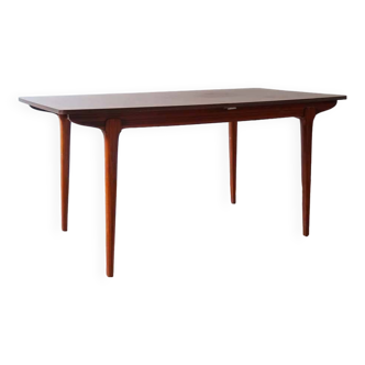 Large extendable rosewood dining table