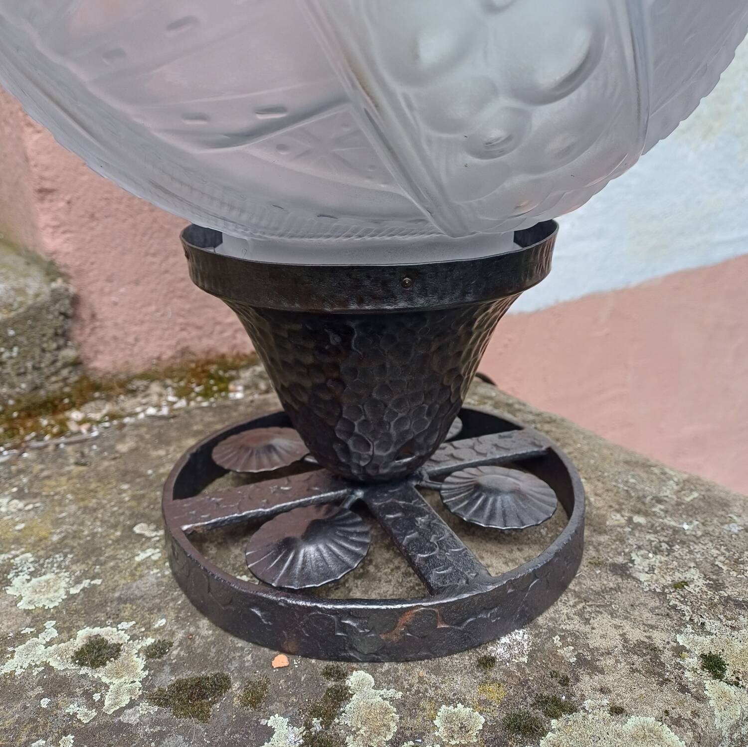 Art Deco ball lamp, pressed moulded glass, signed Muller.