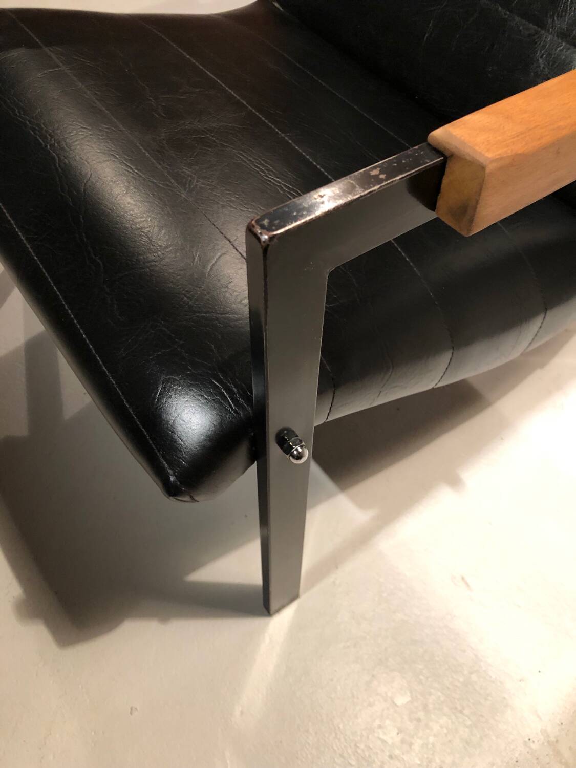 Rare Las Vegas armchair, designed by Pierre Guariche for Meurop