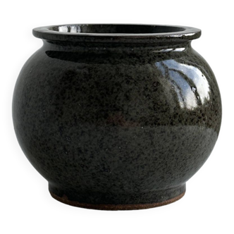Vase - stoneware pot holder.