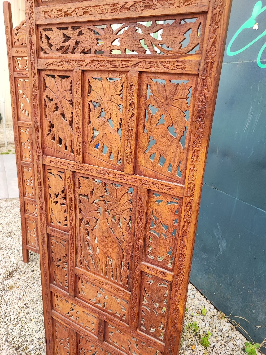 Three-panel screen made of solid wood