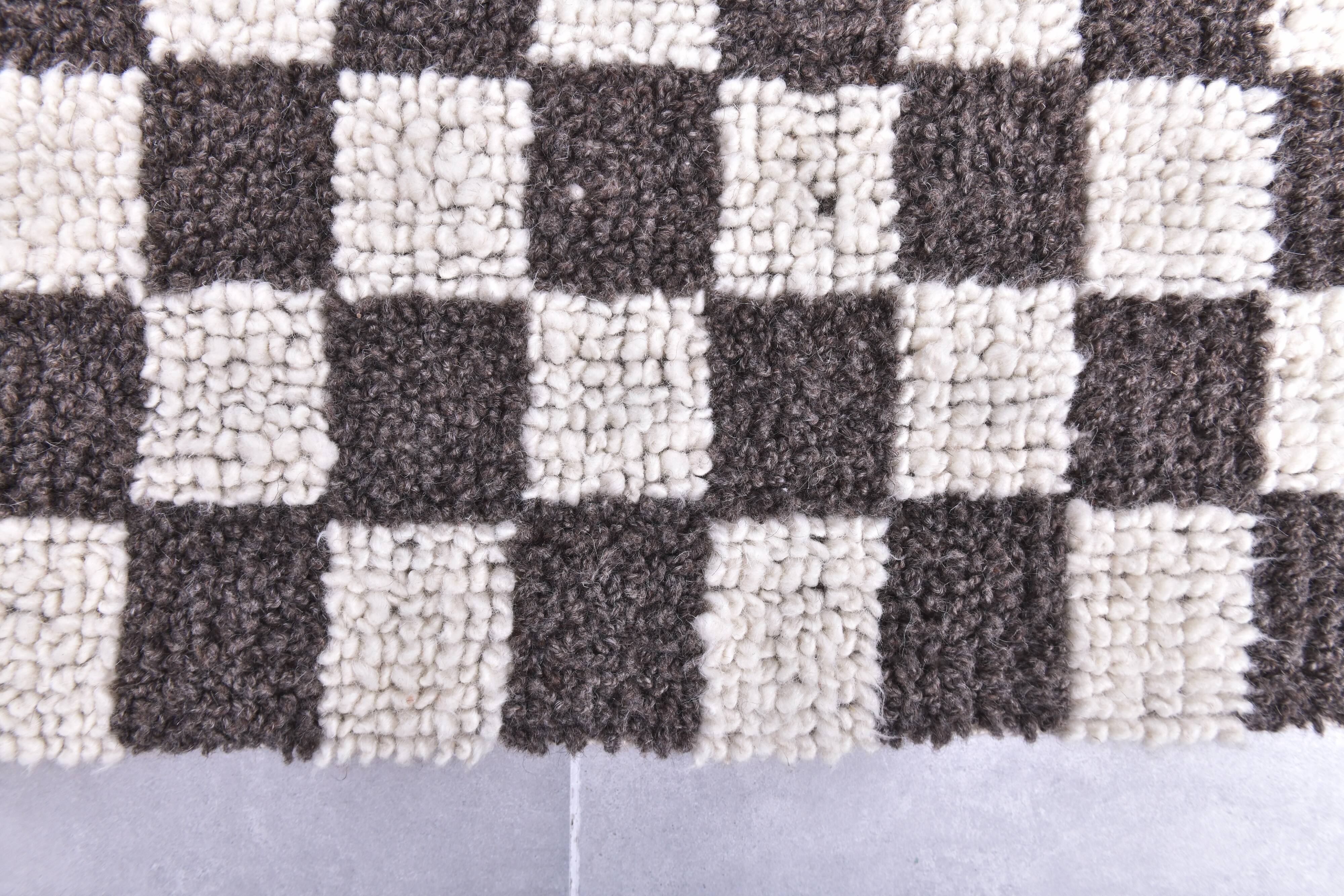 9x11 Brown & White Checkered Moroccan Rug, 269x349Cm