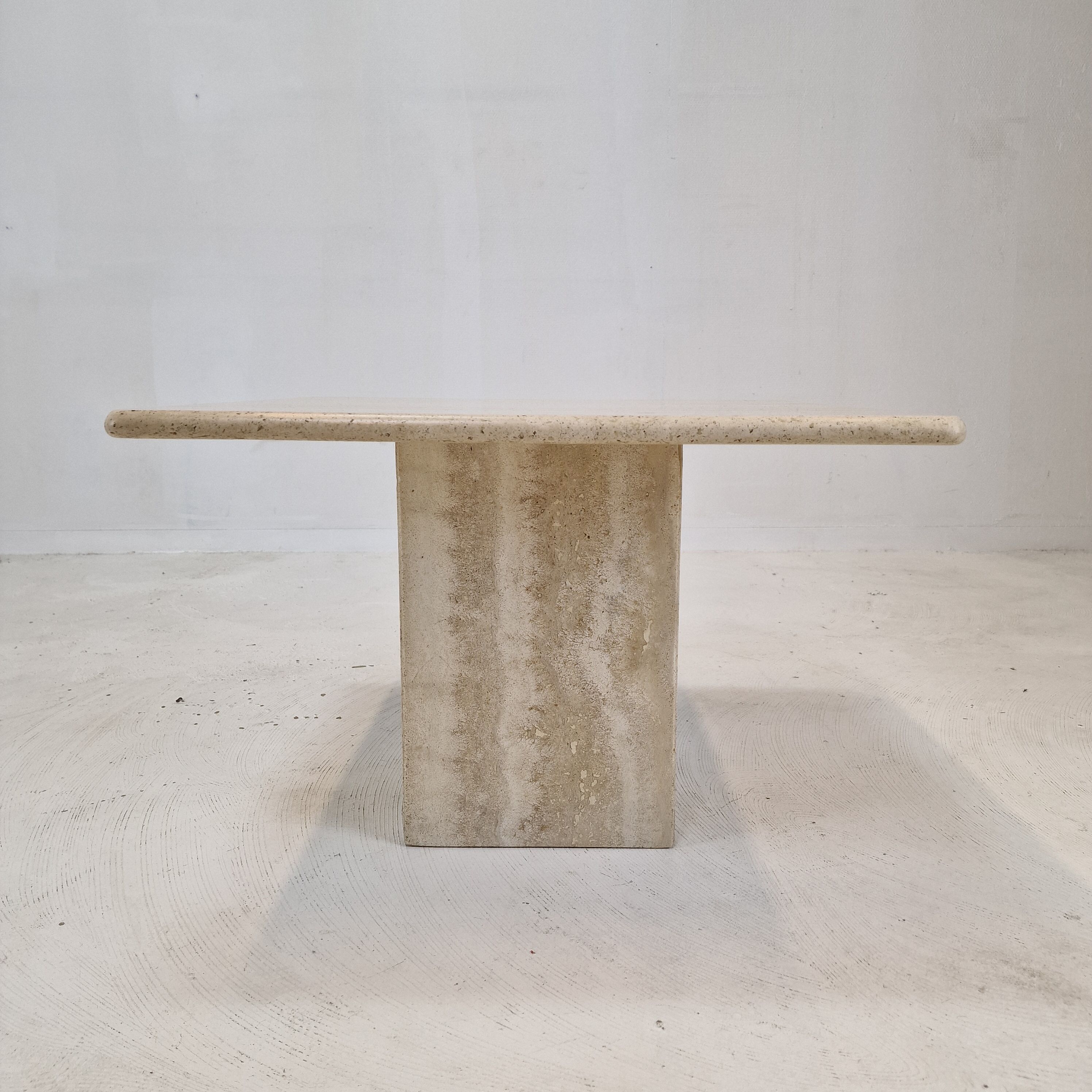 Table basse en travertin, années 1980