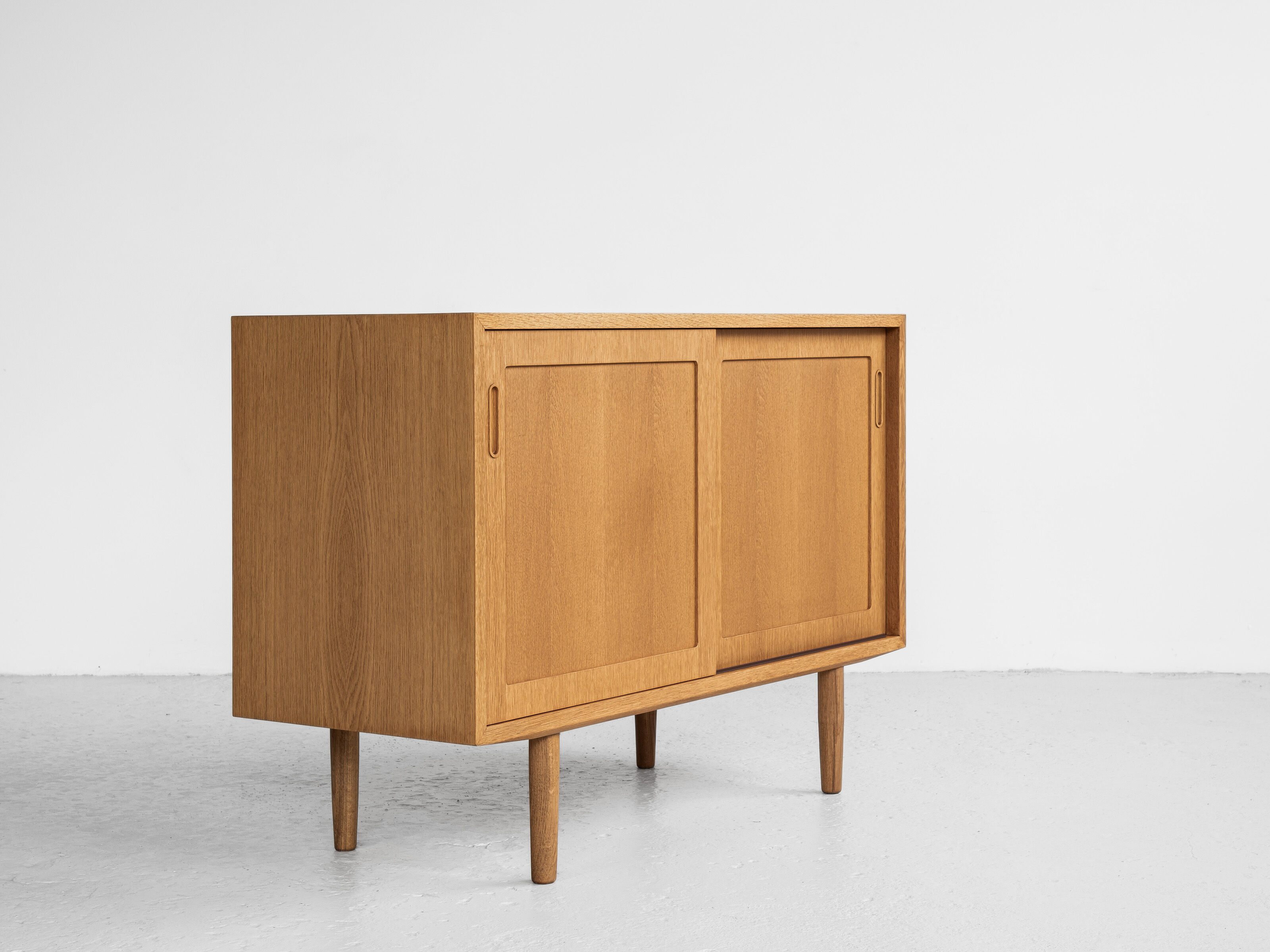 Danish sideboard in oak by Hundevad & Co 1960s