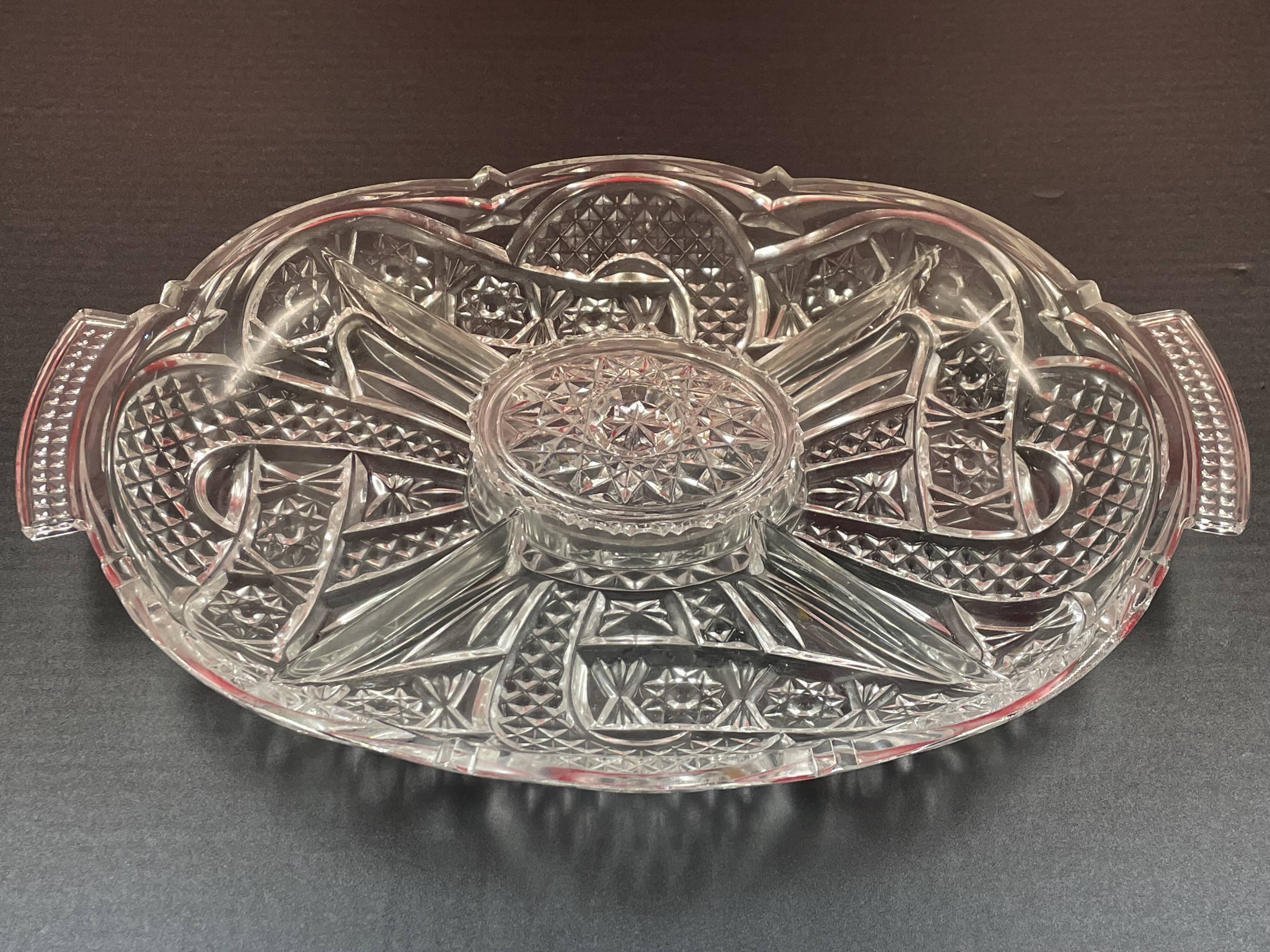 Servant, Cut Glass Centerpiece Cup - 36 x 24 cm