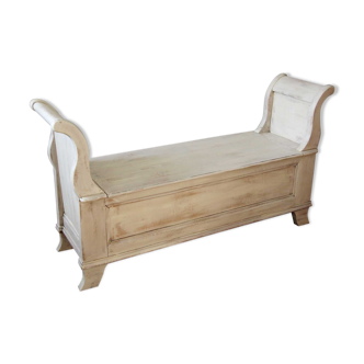 Wooden chest bench